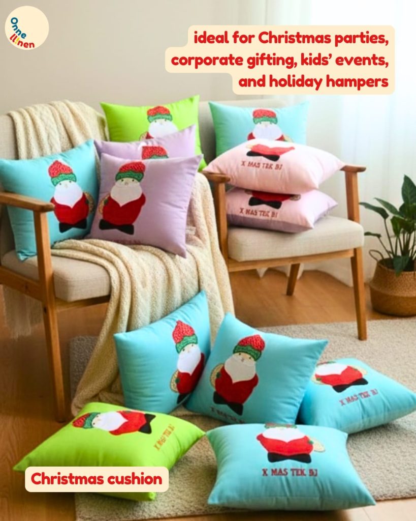 Kumpulan Bantal Natal Custom Onnellinen tema Santa dalam berbagai warna (kuning, hijau, biru), cocok untuk dekorasi atau souvenir-2