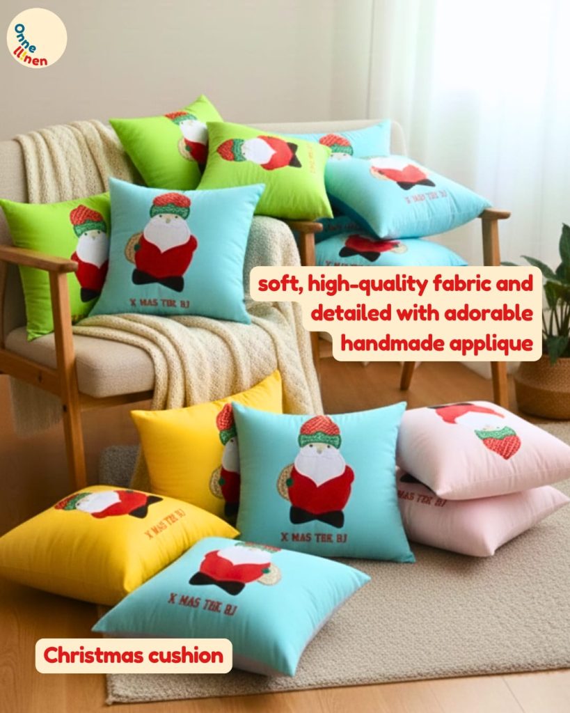 Kumpulan Bantal Natal Custom Onnellinen tema Santa dalam berbagai warna (kuning, hijau, biru), cocok untuk dekorasi atau souvenir