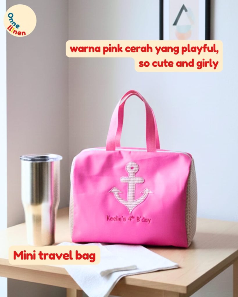 Mini Travel Bag Lengkung Custom Onnellinen warna pink cerah dengan appliqué jangkar, cocok untuk souvenir ulang tahun anak perempuan2