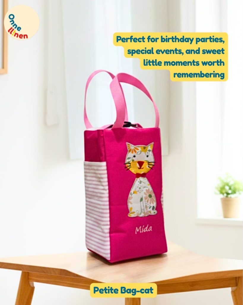Tiga Petite Bag Custom Onnellinen (kuning, pink, merah) dengan appliqué cupcake, kucing, dan permen, ideal untuk pesta ulang tahun