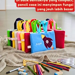 Pouch Tempat Pensil Custom Roket dengan aplikasi bordir dan nama Aisyah, cocok sebagai Souvenir Ulang Tahun Anak TK yang fungsional.