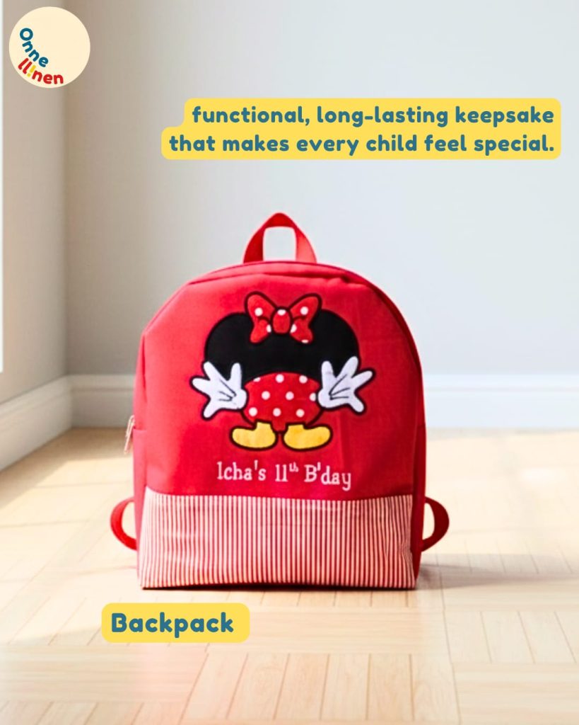 Backpack Custom Onnellinen warna merah dengan appliquΓ© Minnie Mouse, cocok sebagai premium birthday souvenir.