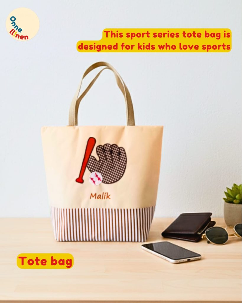 Kumpulan Tote Bag Custom Onnellinen aneka olahraga (tenis, sepak bola, bowling) yang dibungkus tulle, ideal untuk goodie bag souvenir.