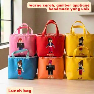 Detail tas bekal Roblox custom nama dengan penutup serut yang memudahkan anak-anak membuka dan menutup tas.