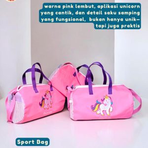 Detail saku samping fungsional pada sport bag unicorn Onnellinen untuk menyimpan botol minum atau barang kecil anak.