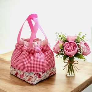 Drawstring Lunch Bag Katun Motif Limited – Souvenir Serut Trendy, Harmonis & Multifungsi