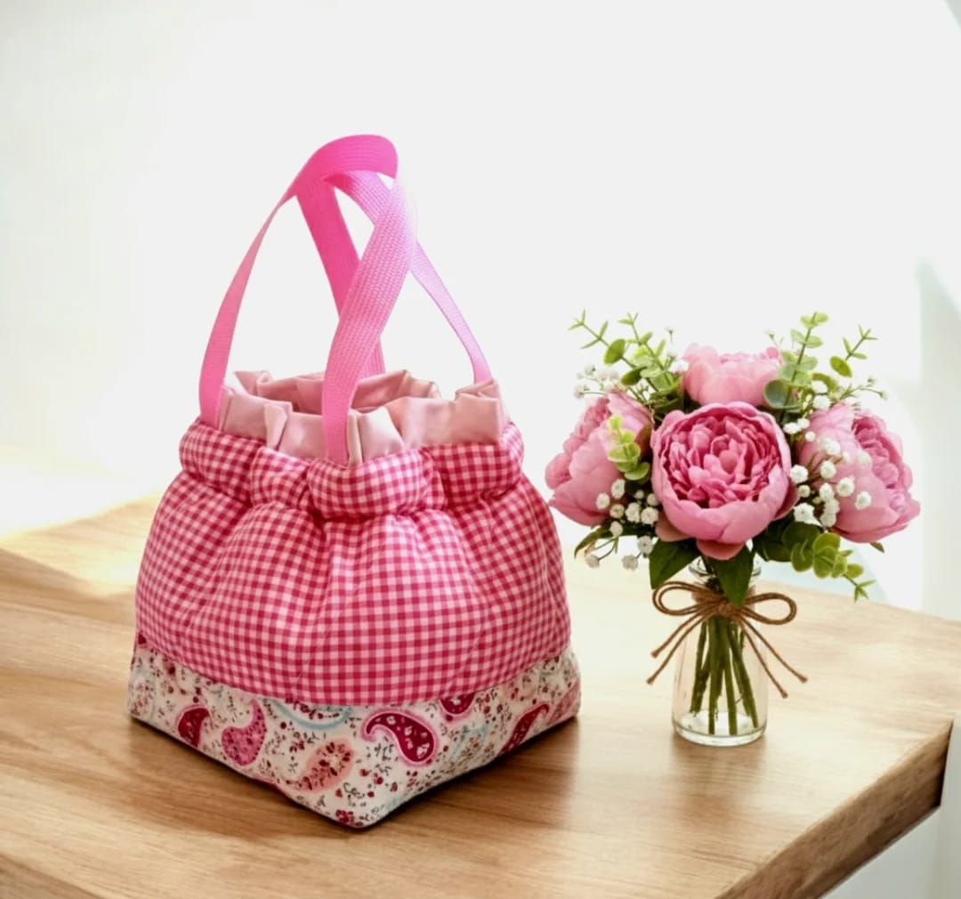 Drawstring Lunch Bag Katun Motif Limited – Souvenir Serut Trendy, Harmonis & Multifungsi