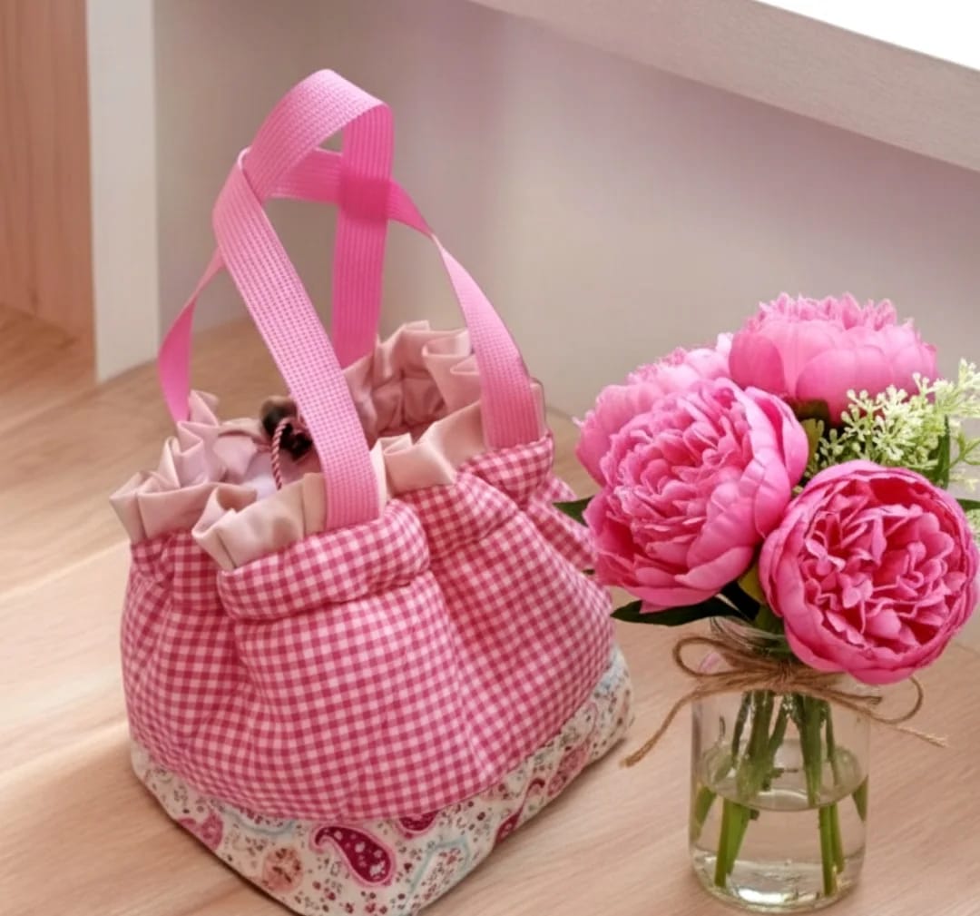 Drawstring Lunch Bag Katun Motif Limited – Souvenir Serut Trendy, Harmonis & Multifungsi